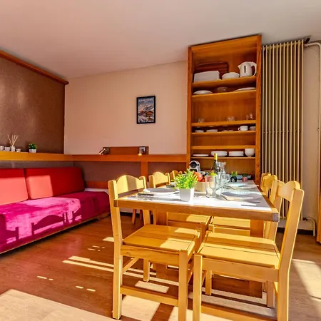 1650, In Out, Exceptional With Panoramic Views クールシュヴェル