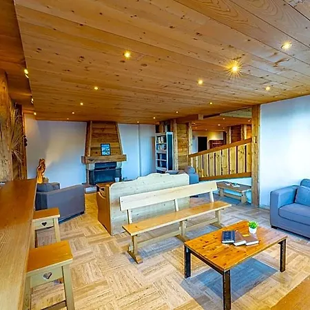 1650, In Out, Exceptional With Panoramic Views 3* Courchevel